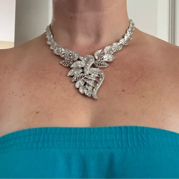 Silver Leaf Necklace and ring set - Picture 5 of 7